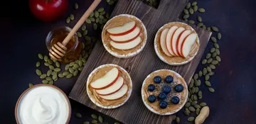 S klidem do peřin: co si dát večer, aby se vám lépe spalo